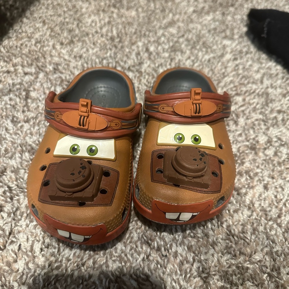 Mater Crocs